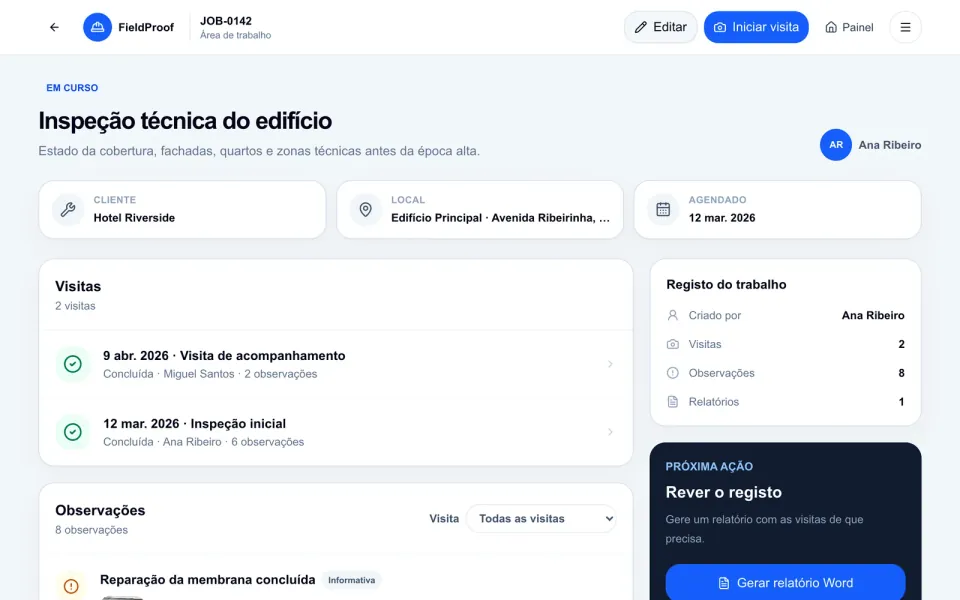 FieldProof: página de um trabalho de inspeção com visitas, observações e registo do trabalho (dados fictícios de demonstração).