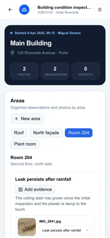 FieldProof on a phone: a visit in progress with areas, an observation and a photo of evidence (fictional demo data).